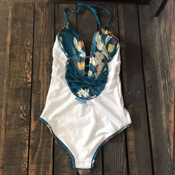 ModCloth The Teresa One piece Floral Swimsuit - Picture 11 of 14
